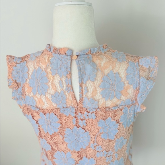 Monteau Lace & floral sleeveless lined top Size Large light blue & tan - Picture 11 of 13
